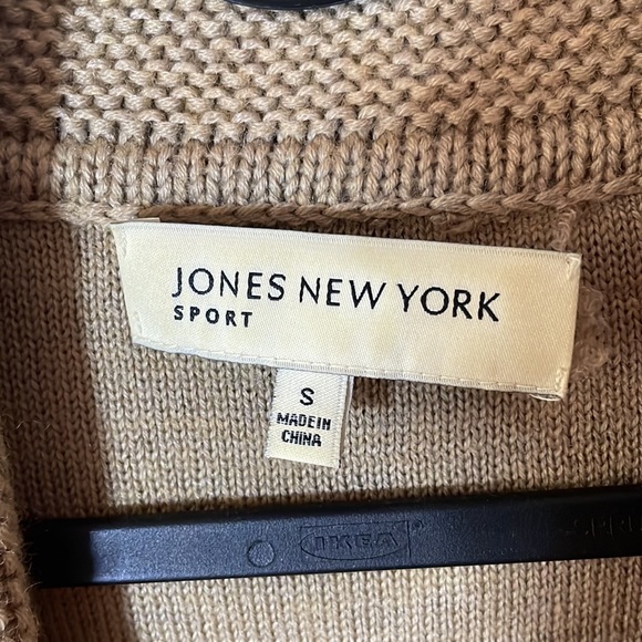 Short sleeve sweater dress for year round. Gorgeous with a belt - Picture 2 of 3